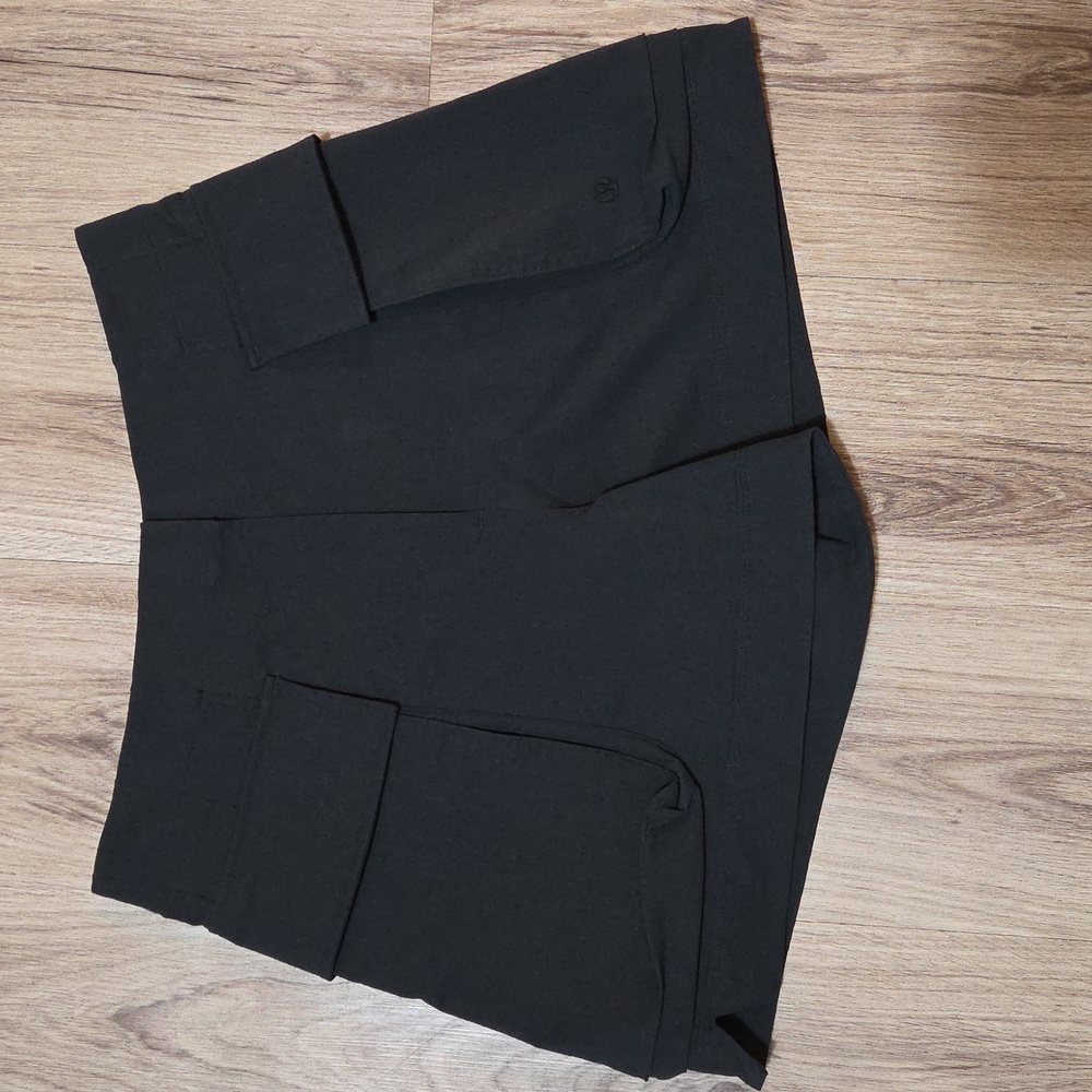 Lululemon Relaxed-Fit Super High Rise Cargo Short 4" *Black Size 10